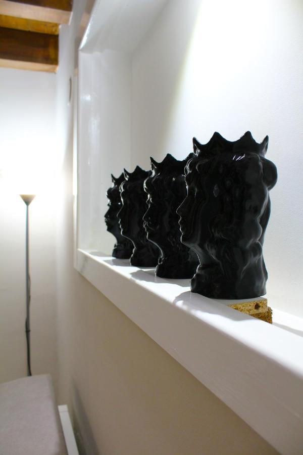 Gdm Central Apartment ปาแลร์โม ภายนอก รูปภาพ